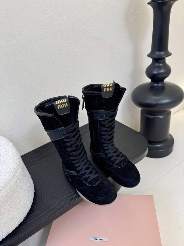 Miumiu 25 Fall/Winter New Snow Boots/Rider Boots Style, Ultra-Lightweight Origin