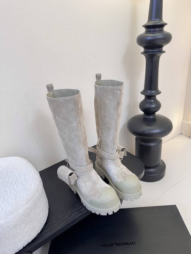 Dymonlatry New Arrival These work boots are ridiculously trendy! The thick sole