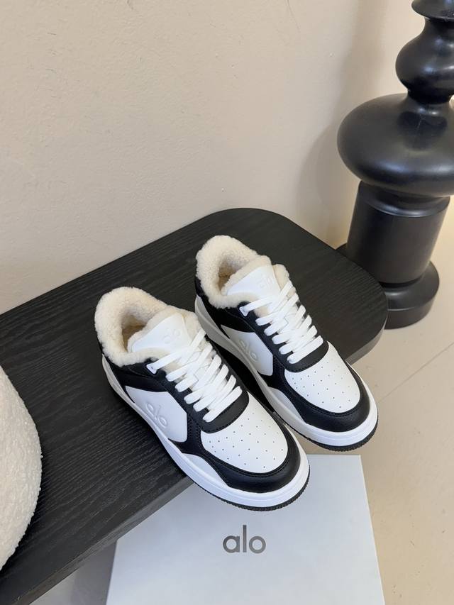 Alo25S Autumn/Winter New Color-Blocked White Sneakers, Thick-Soled Wool, Comfort