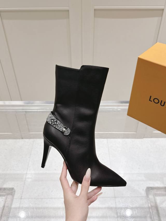 A new level of replica of LV autumn/winter ankle boots, unlocking the secrets of