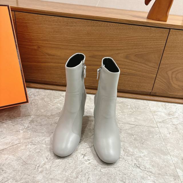 Factory direct Hermes Fall/Winter latest vintage-style ankle boots, extremely d