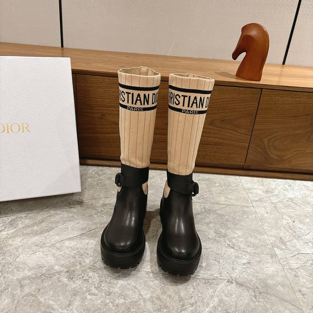 Top-quality Dior 2026 new style combat boots, Martin sock boots, super cool and