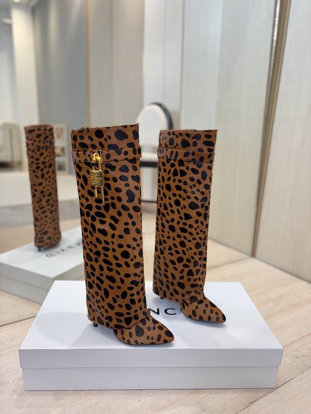 Factory Price (pp): Authentic Counter-Grade Customized Givenchy High-Heeled Boo