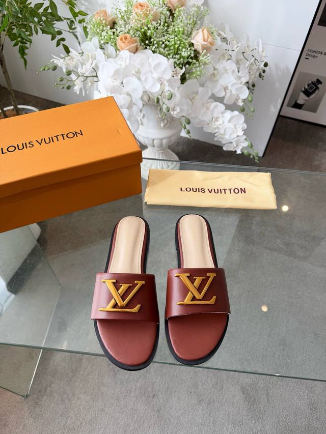 New LV slippers, sizes 35-43, nine colors available, rubber sole, leather sole