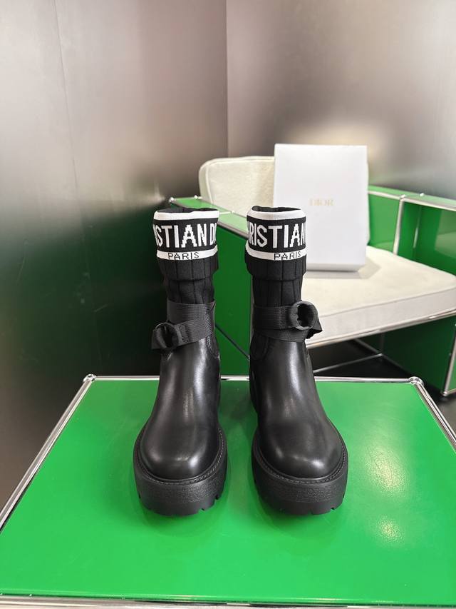 K020 Autumn/Winter New Classic Lace-up Ankle Boots Major luxury brands have star