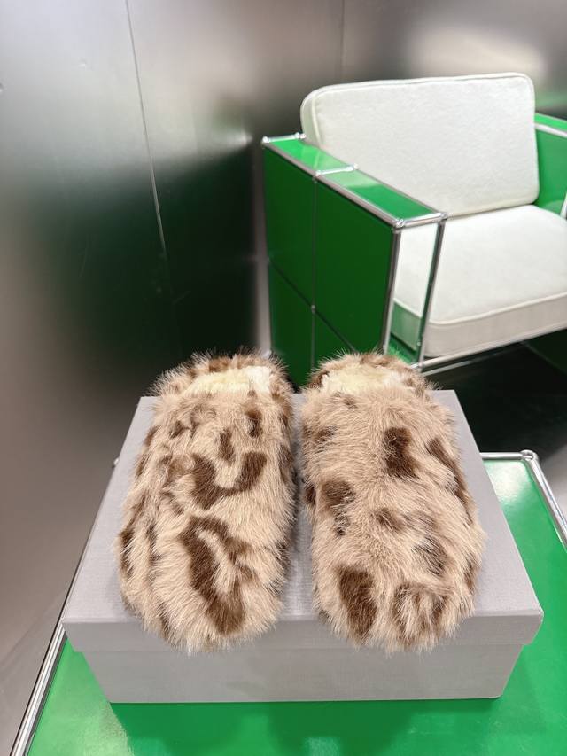 K002 Birkenstock Trendy Casual Furry Shoes Ergonomic design conforms to the shap