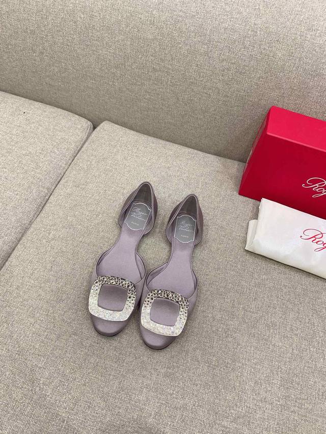 Factory Price p Roger Vivie* Classic Chips Flats with iconic square buckle embe