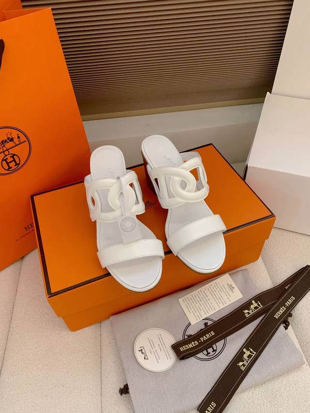 Factory Price p, 2025 Hermes New Mid-Heel Sandals, custom-made with hand-stitch