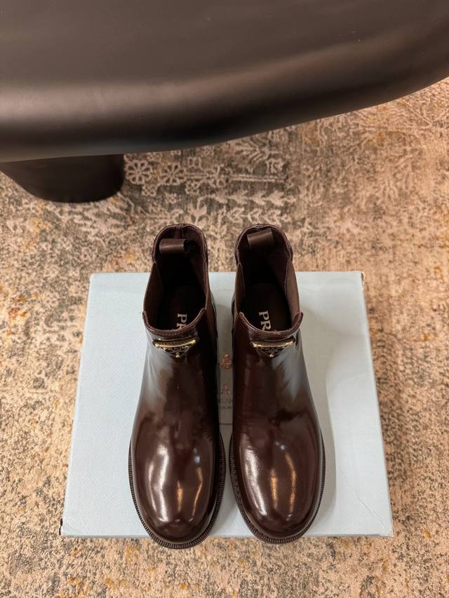 Autumn/Winter New Arrival Material: Open-edge beaded Lining: Cowhide Sole: Genu