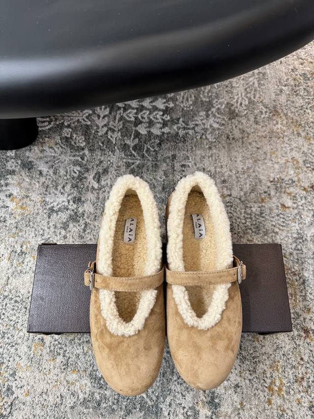 New ballet flats, super popular, I absolutely love them on my feet, so beautifu