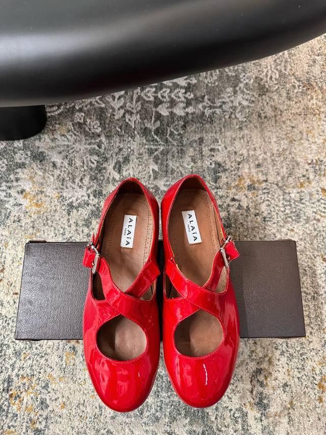 New ballet flats, super popular, I absolutely love them on my feet, so beautifu