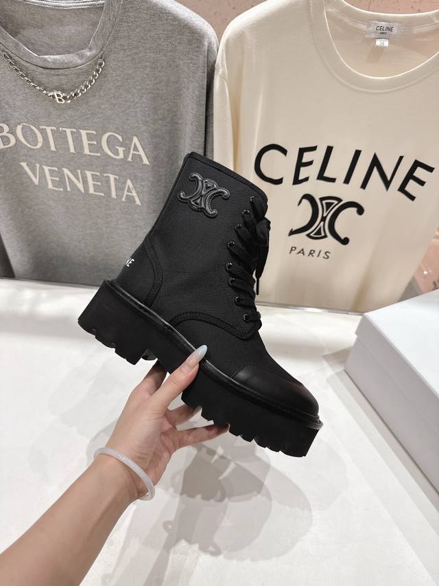 Celine New Retro Lace-up Thick-soled Mid-length Martin Boots/Knight Boots. A po