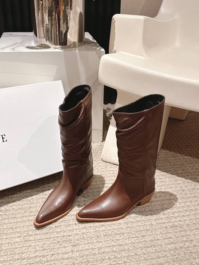 Khaite, a niche streetwear brand, presents its latest retro pointed-toe fashion