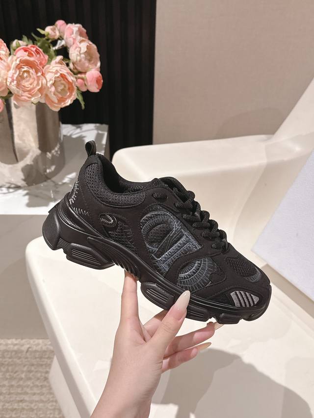 High-quality Dior 2025 Autumn/Winter Thick-soled Casual Sneakers, embodying the