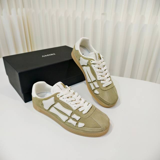 Amiri 2025 Spring/Summer Sunset Skate Couple Shoes with Star and Bone Design. Th