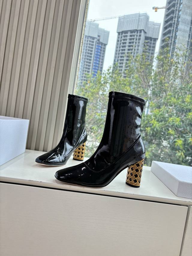 G053 Miss Dior Dior 2025 Fall/Winter Riding Boots. Miss Dior Dior 2025 Fall/Wint