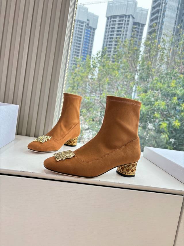 G053 Miss Dior Dior 2025 Fall/Winter Riding Boots. Miss Dior Dior 2025 Fall/Wint