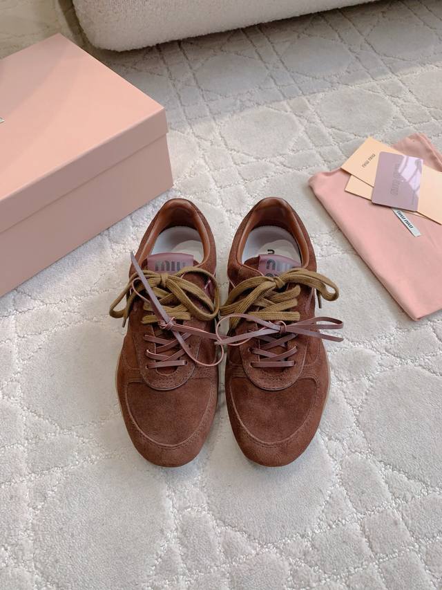 Wool-lined single shoes Miu new casual training shoes, thick-soled design, a str