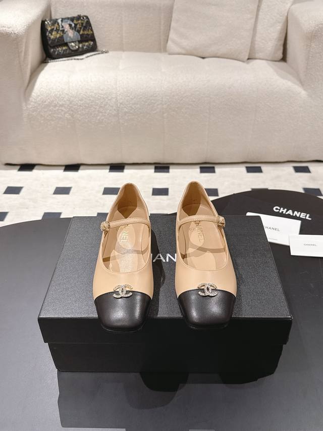 Customized, No Returns or Exchanges Early Autumn New Chanel 25K Double C Square