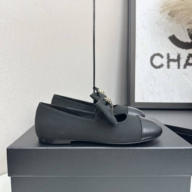 2025 Chanel's must-have item for this fall/winter season!! Chanel's fall/winter