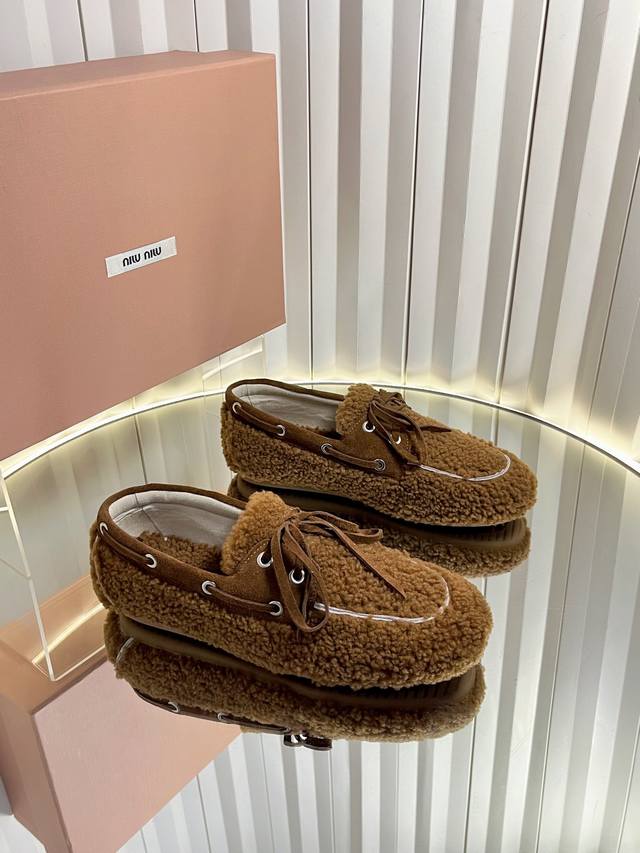 Miu Mi* 25Fw Deck Shoes Wool Loafers New Miu Miu wool loafers. Warm and adding a