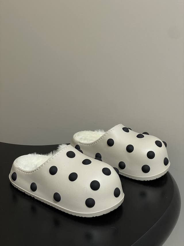 Balenciaga 25Ss Fall/Winter New Thick-Soled Wool Mules/Slip-On Slip-Ons Extremel