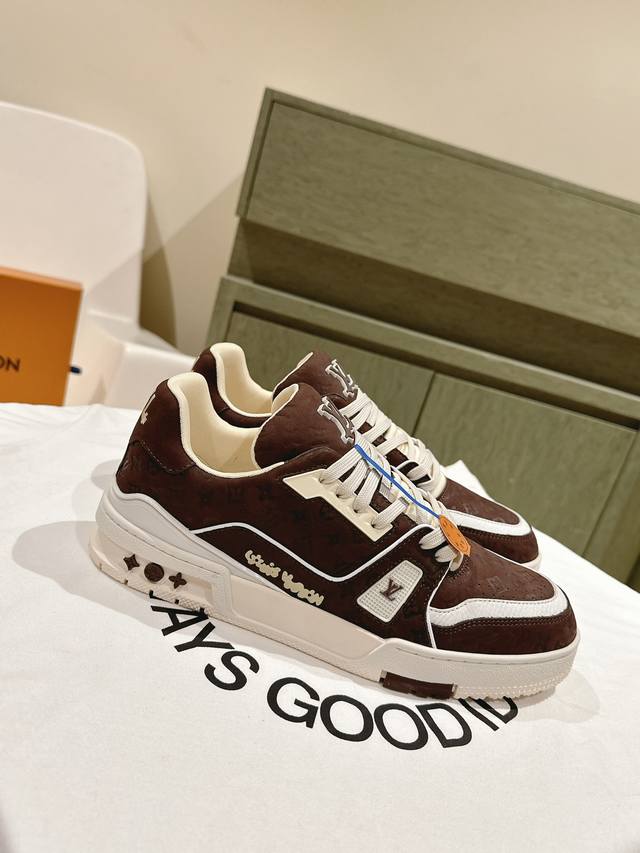 Must-have for couples! LV new colors available in stock at a top-tier reseller