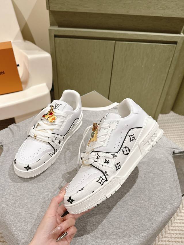 Must-have for couples! LV new colors available in stock at a top-tier reseller