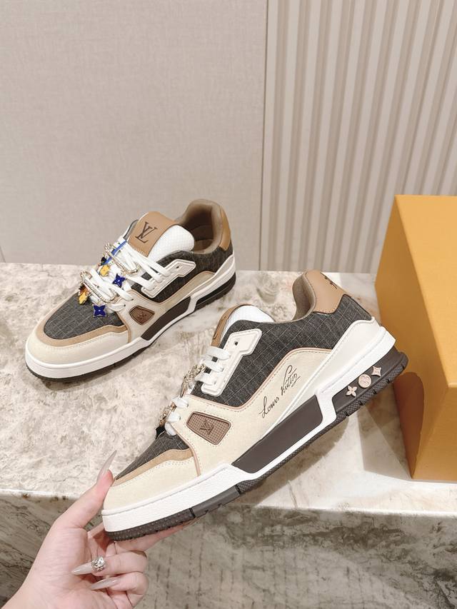 Button 50 Couple Style LV New Colors Available Now! Classic LV Series! LV Train