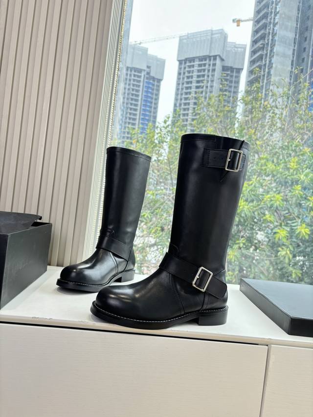 G261 What you see is what you get, Ann Ann Demeulemeester knee-high boots with d