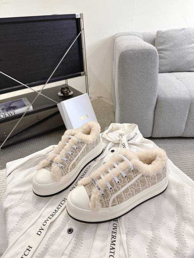 Dio Walk'n Series 2025 Fall/Winter New Arrival Classic Platform Embroidered Snea