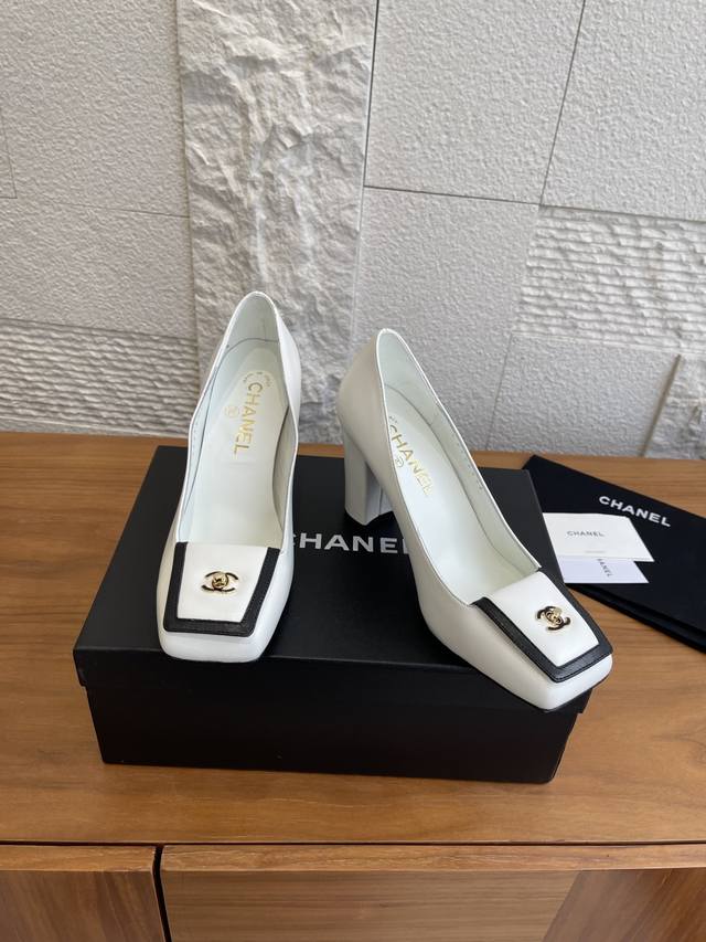 Top Version: Chanel 2026 Spring/Summer New Square-Toe Chunky Heel Shoes From the