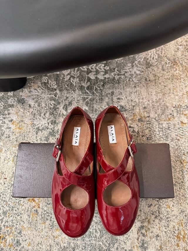 New ballet flats, super popular, I absolutely love them on my feet, so beautifu