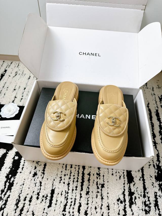 Top Quality Chanel Spring New Loafers A classic style worn by celebrities and in