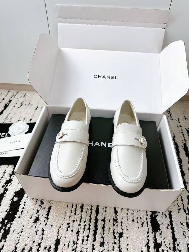 New versatile loafers, an exclusive must-have bestseller, irresistible goddess