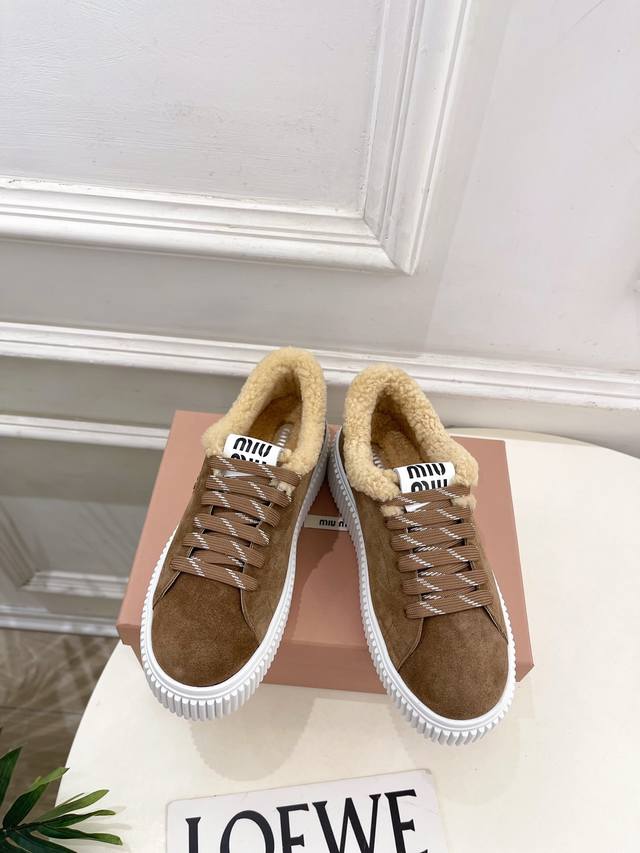 Miu Miu 25 2025 Autumn/Winter New Arrival - Latest Runway Style Lambswool Biscui