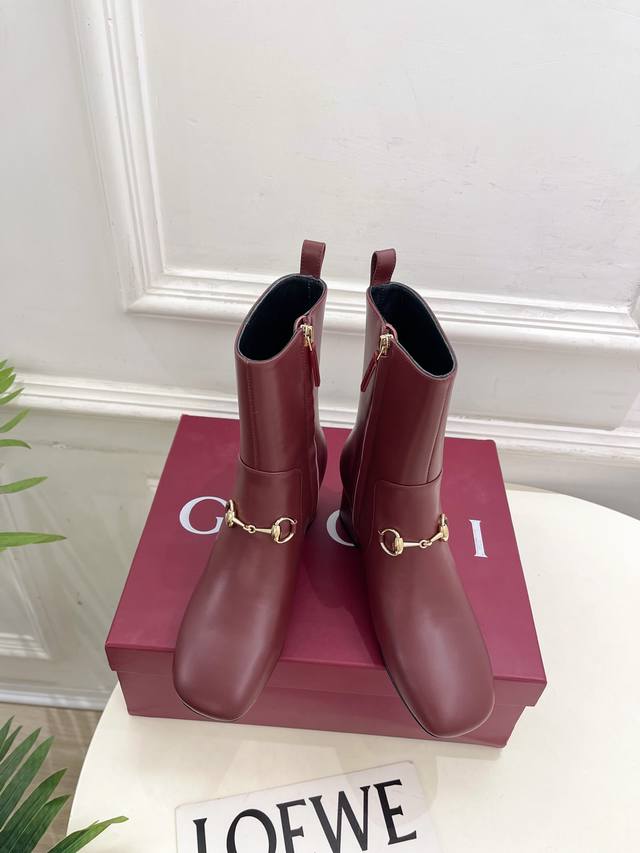 Gucci 2025 Fall/Winter New Arrival: Classic Horsebit Chunky Heel Ankle Boots - T