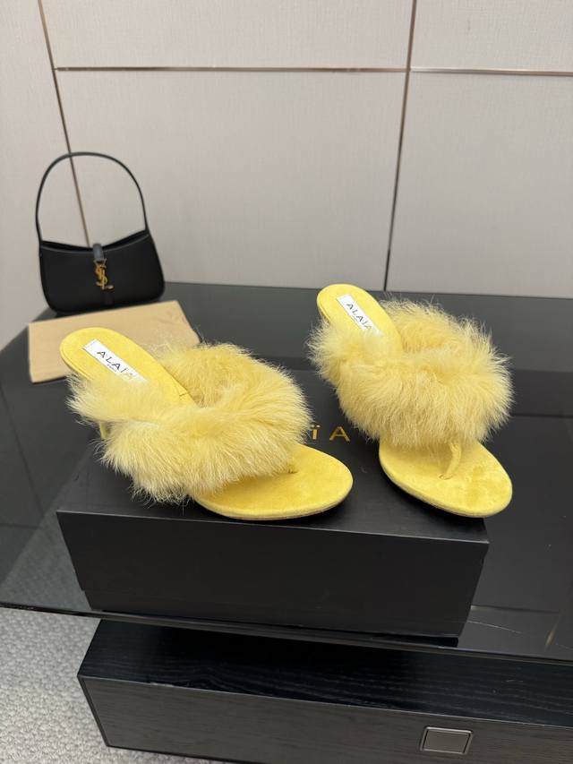 Alaa Triangle Flat Sandals High Love Alaa High Love A must-have for bloggers onl