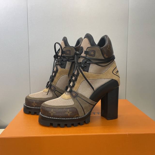 Factory Price Louis Vuitton* 2025 Autumn/Winter New Lace-up Martin Motorcycle An