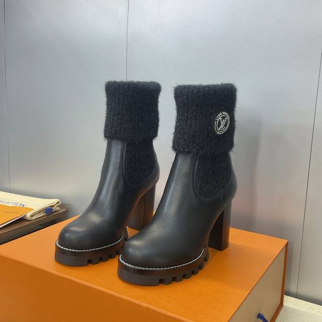 Factory price Louis Vuitton* 2025 Autumn/Winter New Chelsea Style Stretch Motorc