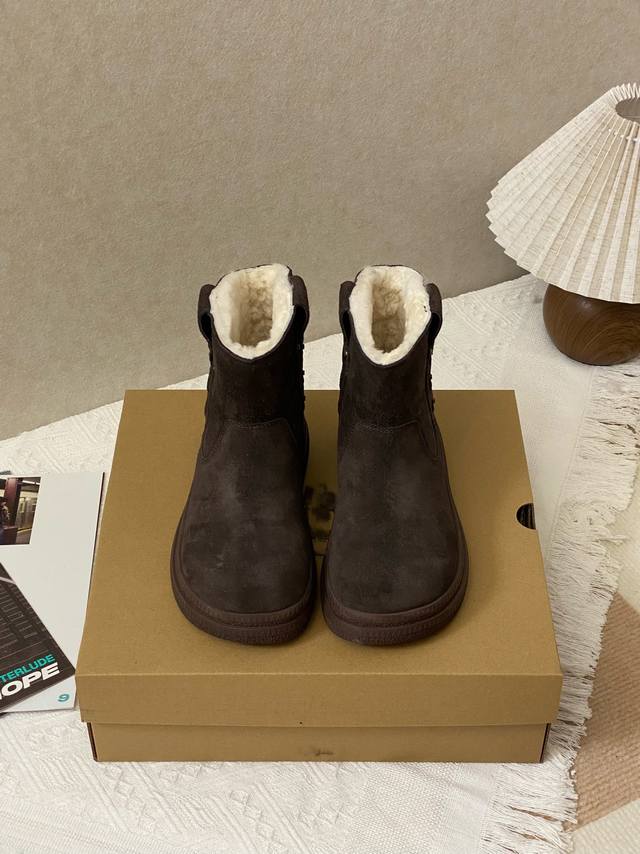 Whether paired with a coat, skirt, or jeans, it blends effortlessly, becoming t