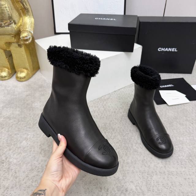 High-quality Chanel 2025 Fall/Winter latest boutique ankle boots, a must-have i