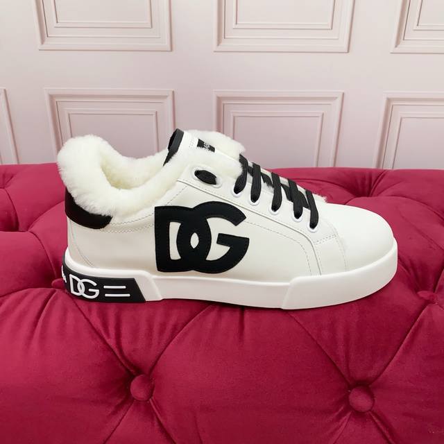 Custom-made. Women's and men's high-end versions. Brand outsole: Dolce & Gabban