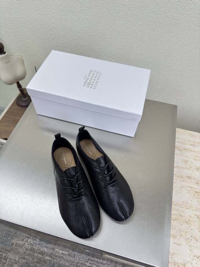 Tabi Split-Toe Open-Back Shoes Mm6 Maison Margiela Black Vegetable-Blended Leath