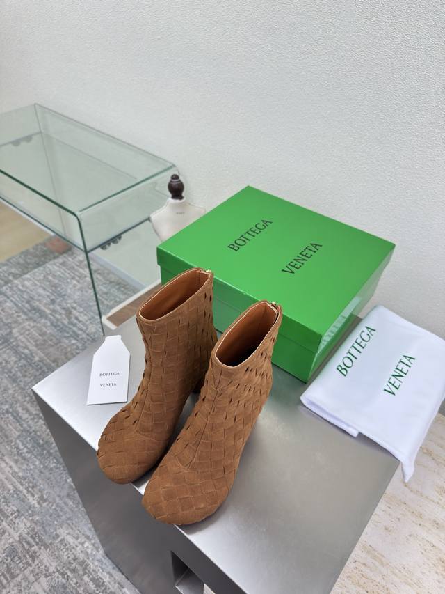 Hand-woven series Bv Atomic series Round heel split ankle boots Brown suede Thi