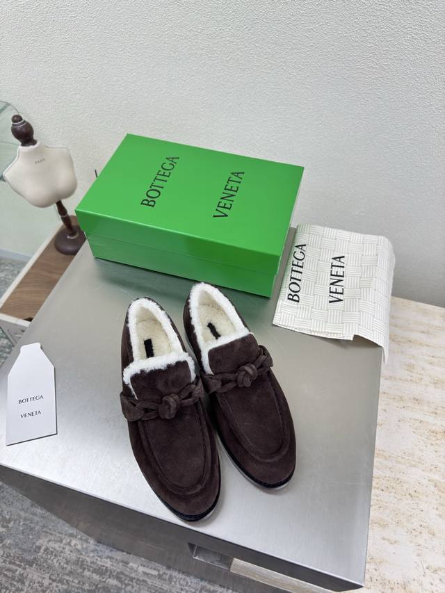 Lambswool Lined Genuine Leather Buckle Decoration Bottega Venet* Women's Astair