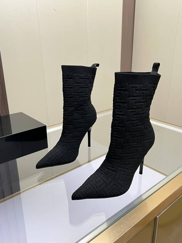 New Balmain Spring/Autumn/Winter High-Heeled Boots Material: High-elastic flykni New Balmain Spring/Autumn/Winter High-Heeled Boots Material: High-elastic flykni