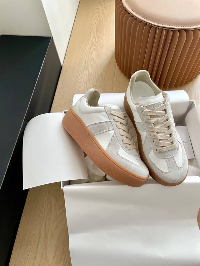 Highly recommended by various bloggers, these colorless German training shoes a