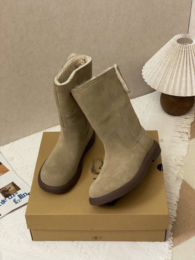 Styling Guide: Coat, down jacket, jeans, skirt Unlock all winter outfit possibil