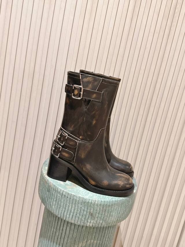 Top Version: Chloe's latest distressed leather boots! Artificial Goodyear distre